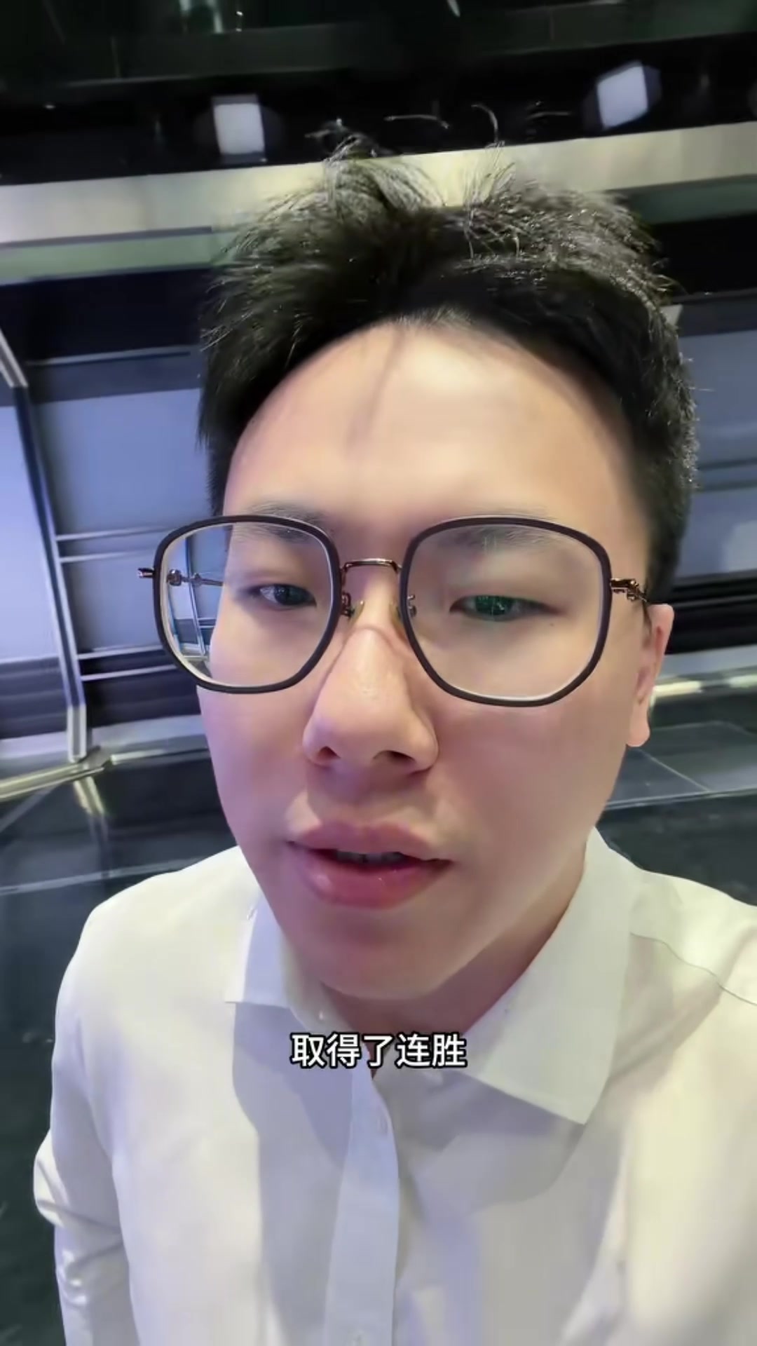 完美世界竞技平台电脑版官方下载-解说:哈登有点老黄牛的意思 小卡打出生涯最佳得分表现 继续北伐